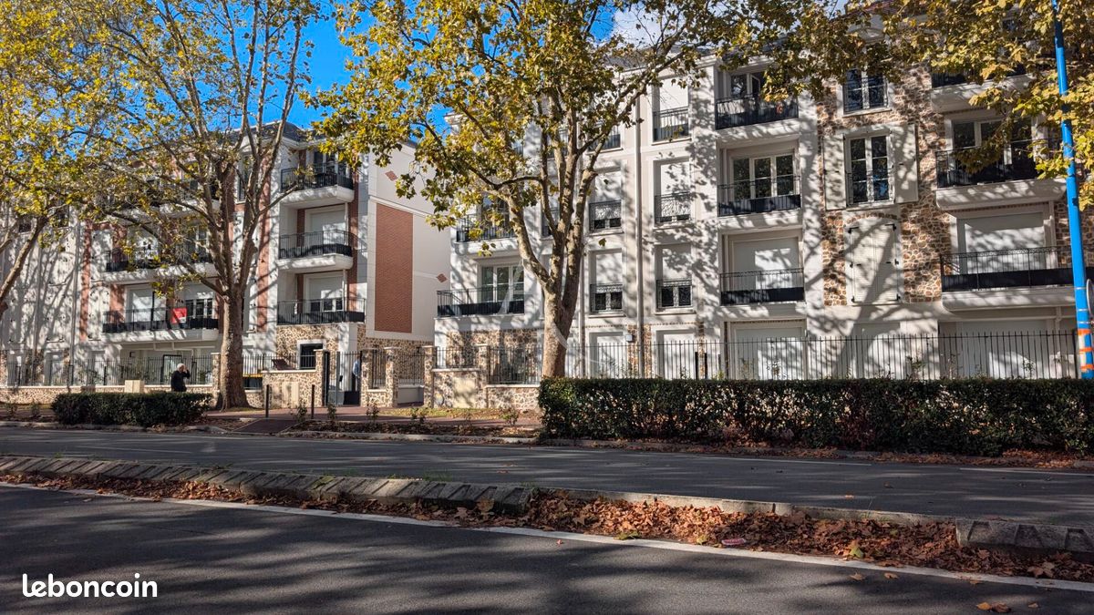 Parking/box CHELLES · 70 €/mois