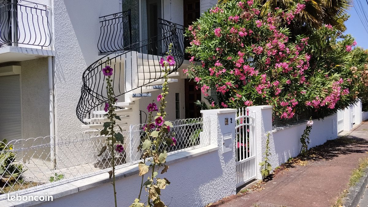 Maison 6 pièces 164 m² · à Rochefort · 164 m² · 343 200 €