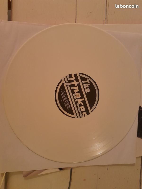 The Strokes – Is This It (vinyle coloré blanc) (image 4)