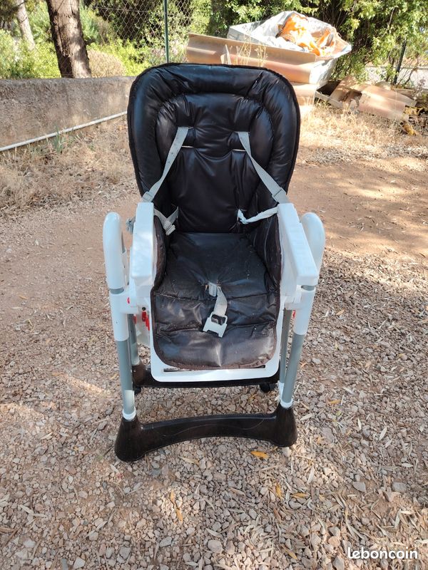 Chaise haute bébé (image 1)