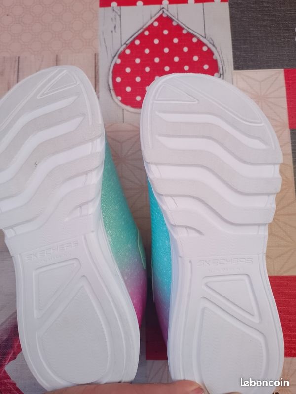 Basket Skechers s-lights fille pointure 31 (image 2)