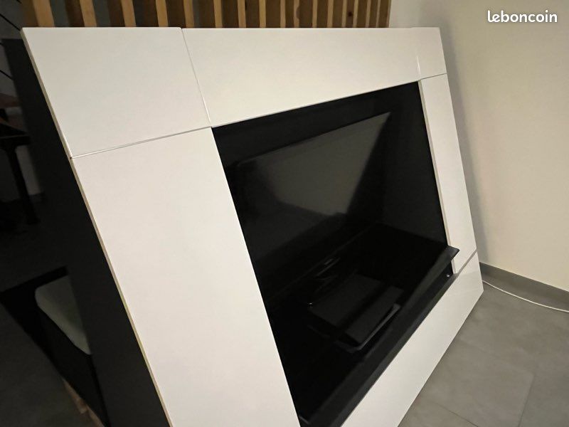 Meuble TV avec rangement (image 2)