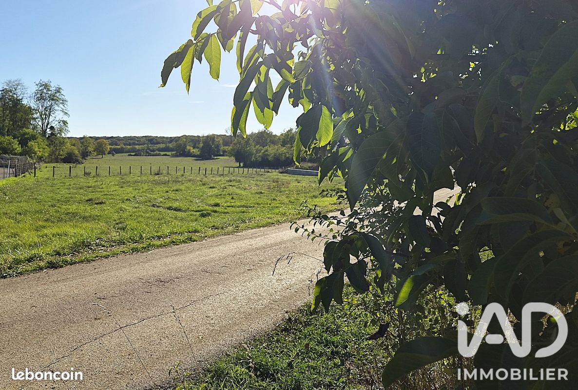 Terrain 1098 m² · à Montagney · 1 098 m² · 42 000 €