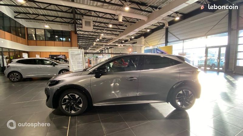 Renault Clio 1.8 E-Tech 160ch full hybrid Techno (image 8)