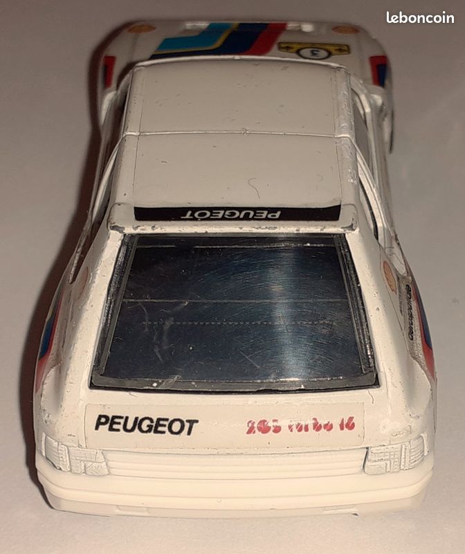 Peugeot 205 Turbo 16 BURAGO N°4123 1/43 (image 2)
