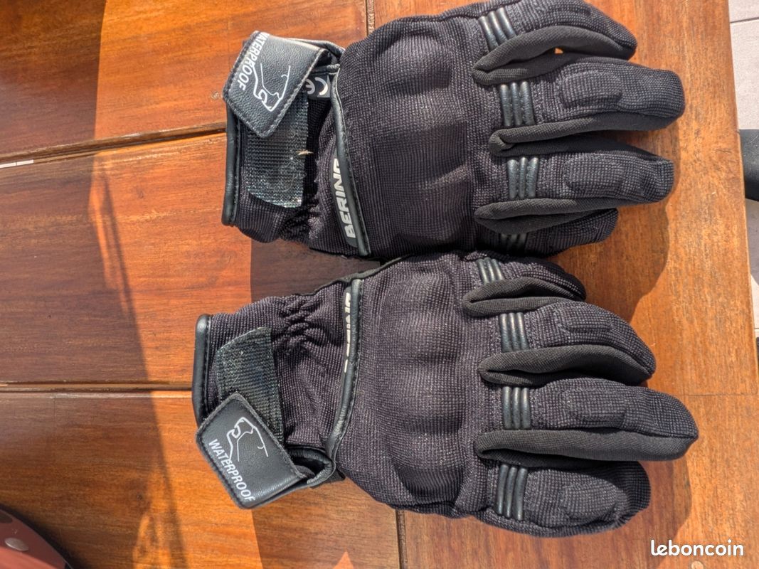 Lot de deux casques jet et gants très peu porté (image 8)