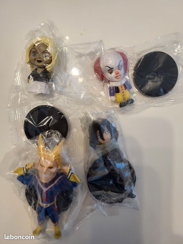 Lot de 4 mini figurines (image 1)
