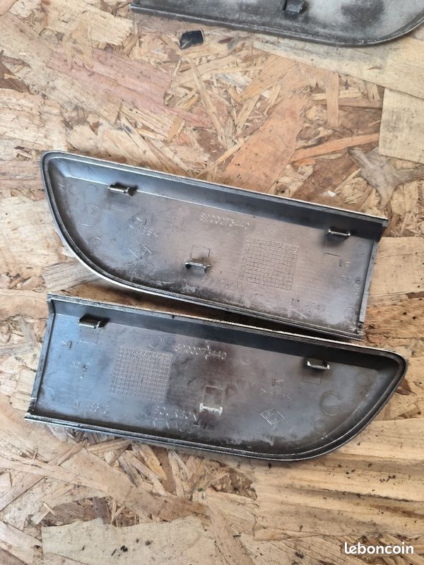 Accoudoir De Porte Intérieur Beige Pour Renault Megane 2 II MK2 - OEM 7701475317