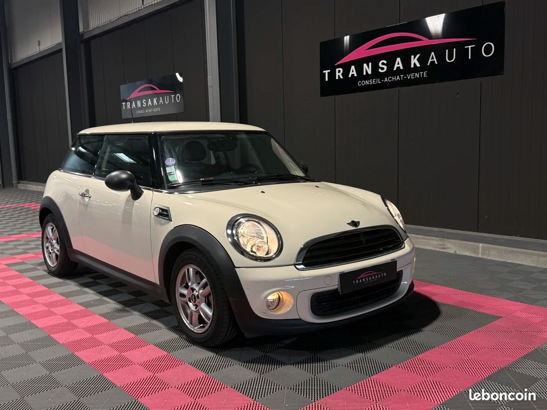 Mini COOPER (R56) LCI One 1.6 i 16V 98 CV + CLIM AUTO + PHARES AUTO (image 1)