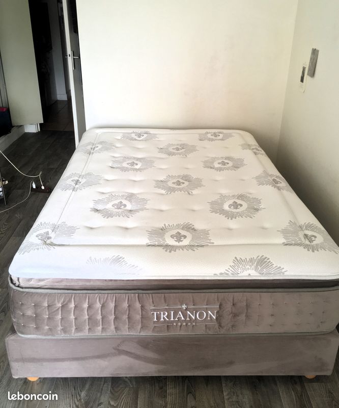 Matelas +sommier Petit Trianon 190 x 140, état impeccable (image 1)