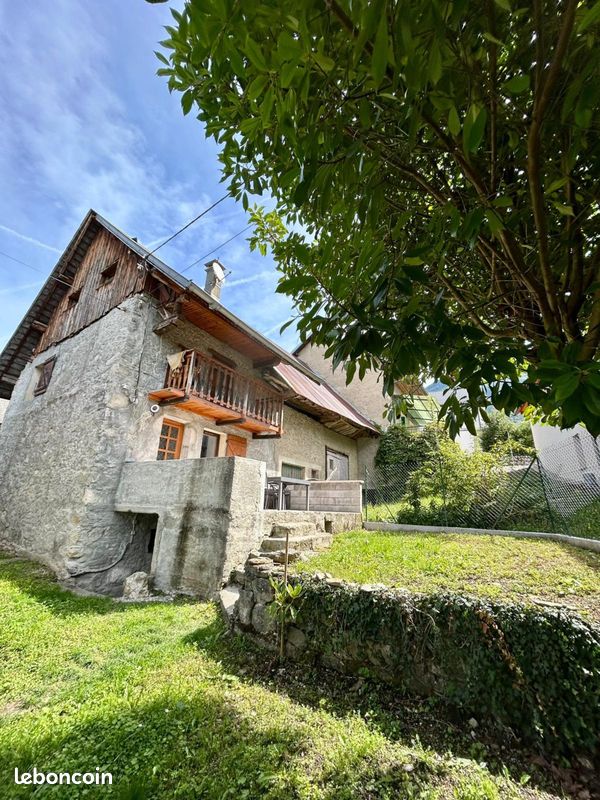 Maison 5 pièces 58 m² · à Pugny-Chatenod · 58 m² · 377 000 €