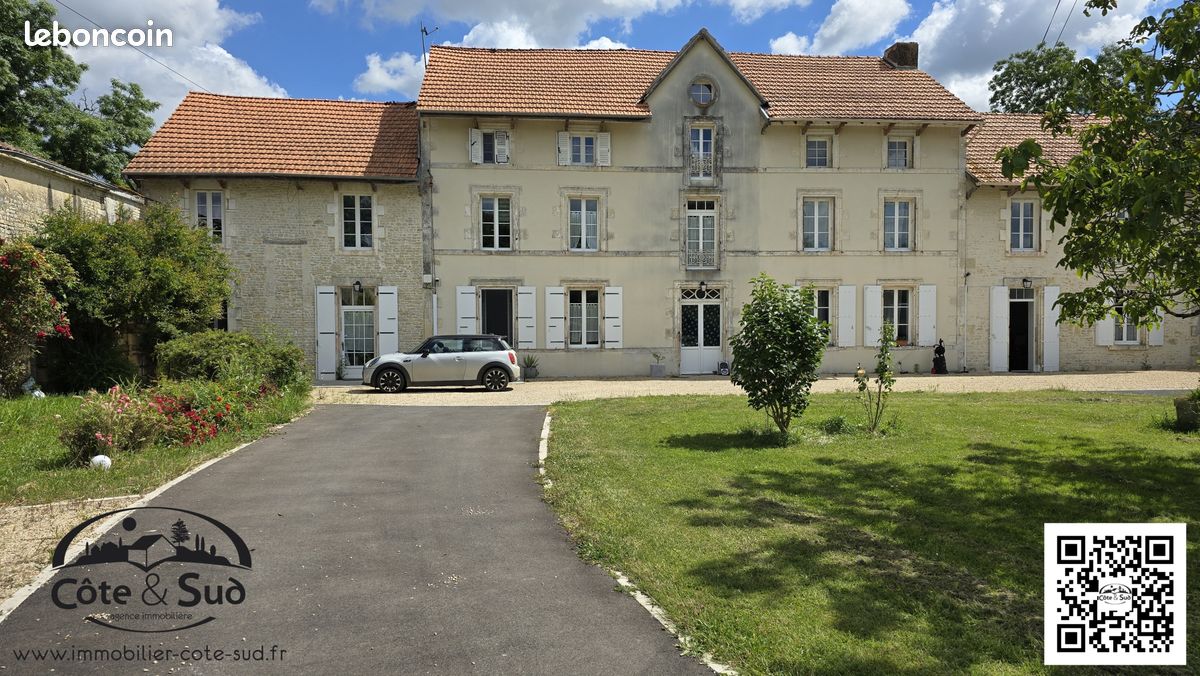 Maison 26 pièces 702 m² · à Aigrefeuille-d'Aunis · 702 m² · 936 000 €