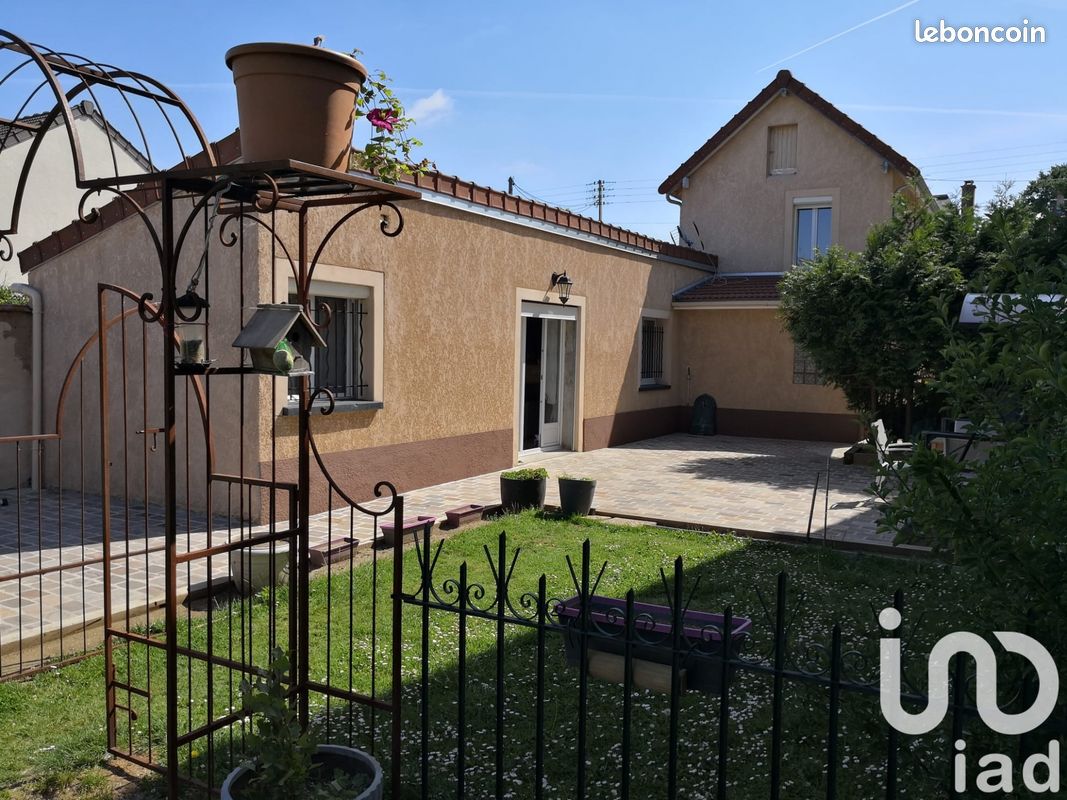 Maison 5 pièces 100 m² · à Montfermeil · 100 m² · 329 000 €