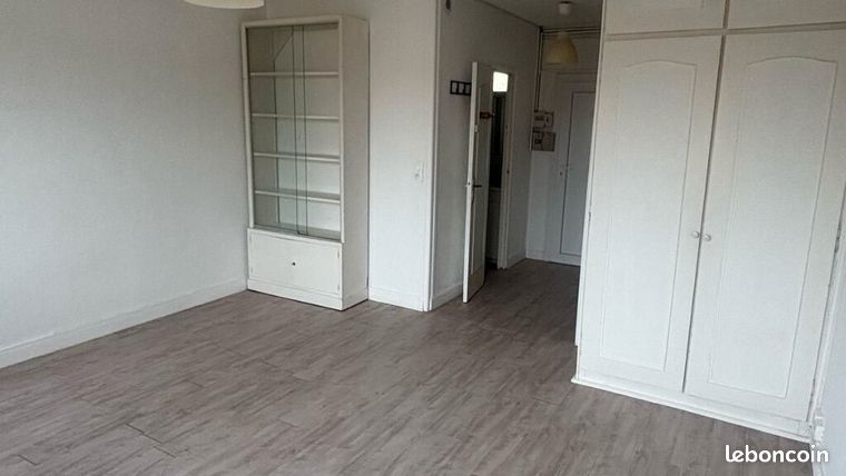 Studio 1 pièce 28 m²