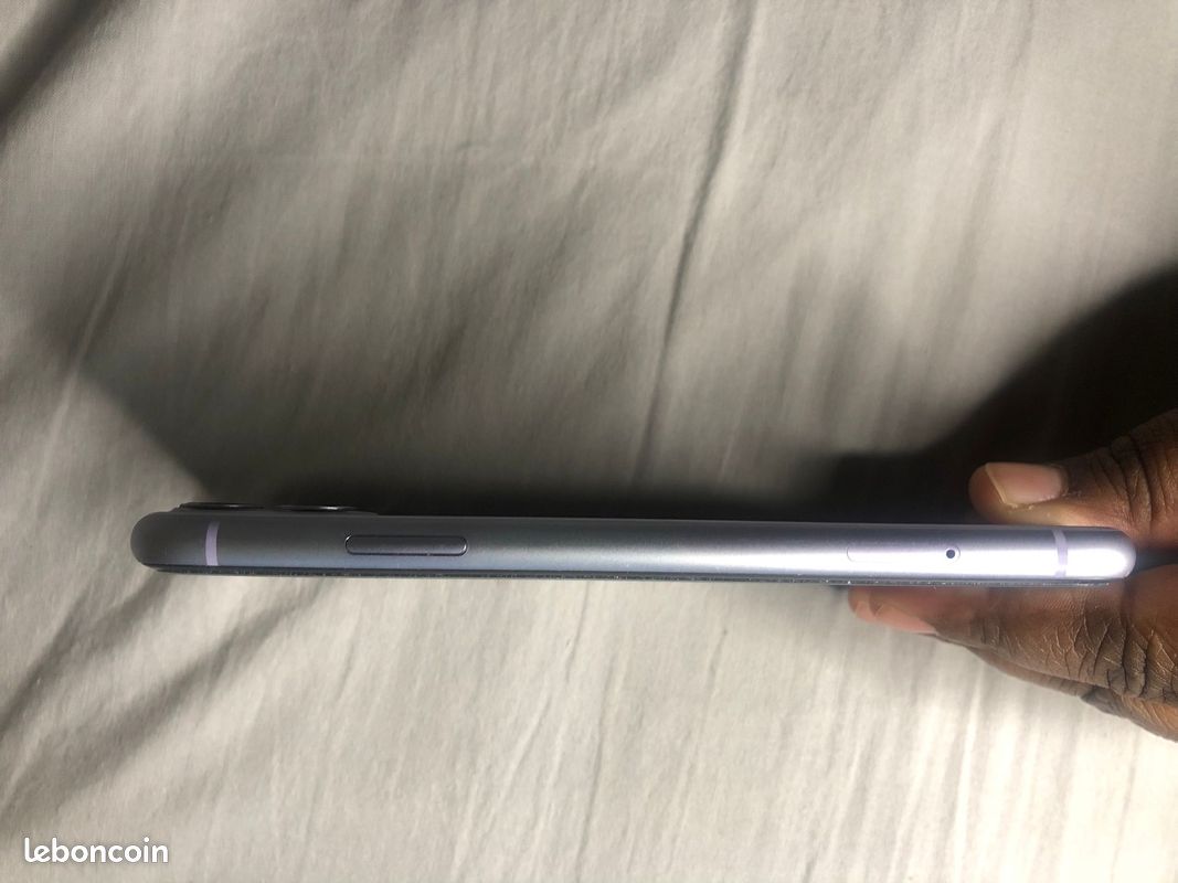 IPhone 11 mauve 64Go (image 5)