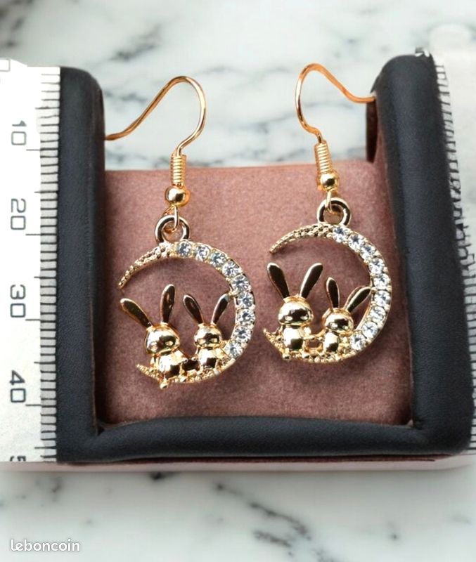 Boucles d'oreilles strass lapin neuve (image 1)