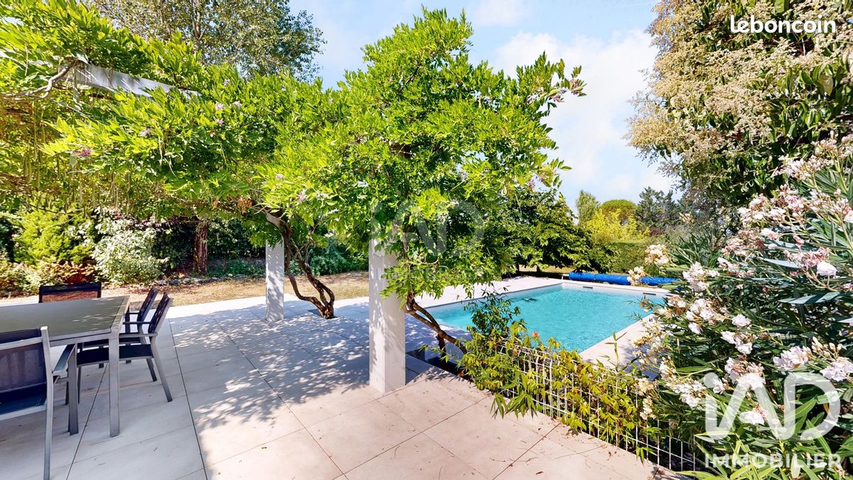 Maison 7 pièces 182 m² · à Bazus · 182 m² · 469 000 €