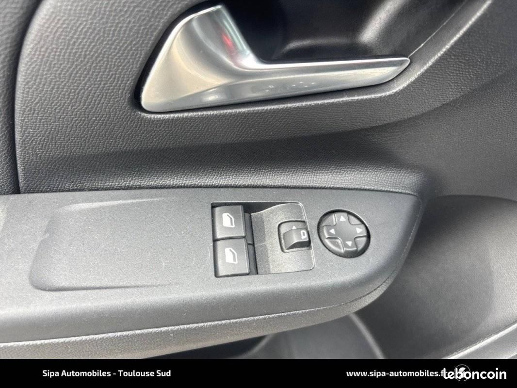 Opel Corsa F 1.2 75 ch BVM5 Elegance Business 5p (image 19)