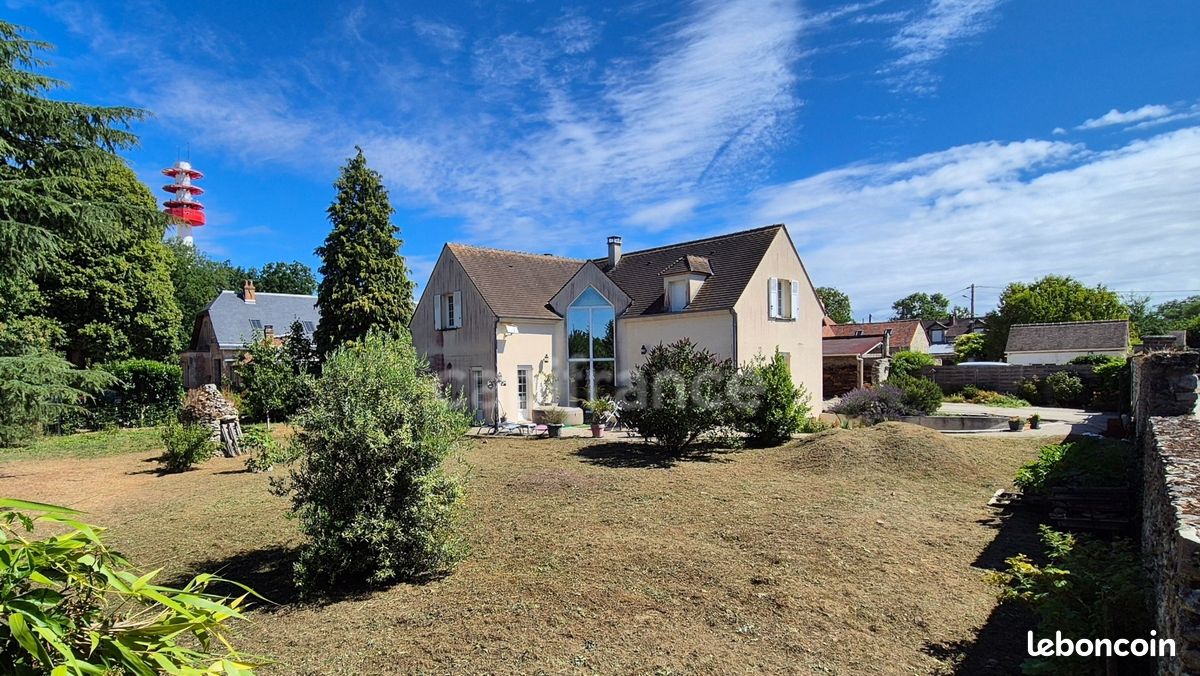 Maison 7 pièces 222 m² · à Sermaise · 222 m² · 415 000 €