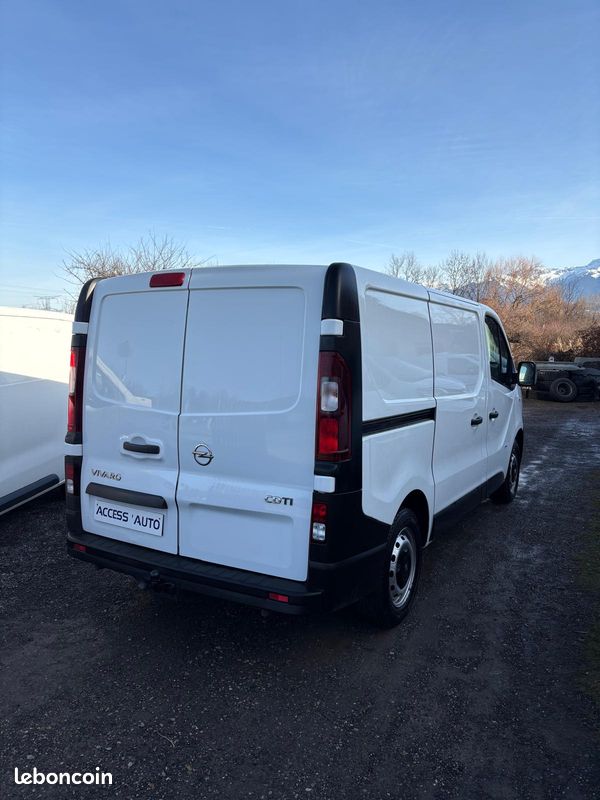 Opel Vivaro CDTI 115 CV L1H1 - Moteur à chaîne de distribution - 106 000 Kms - Véhicule sans Ad Blue - 12491 Euros H.T (image 2)
