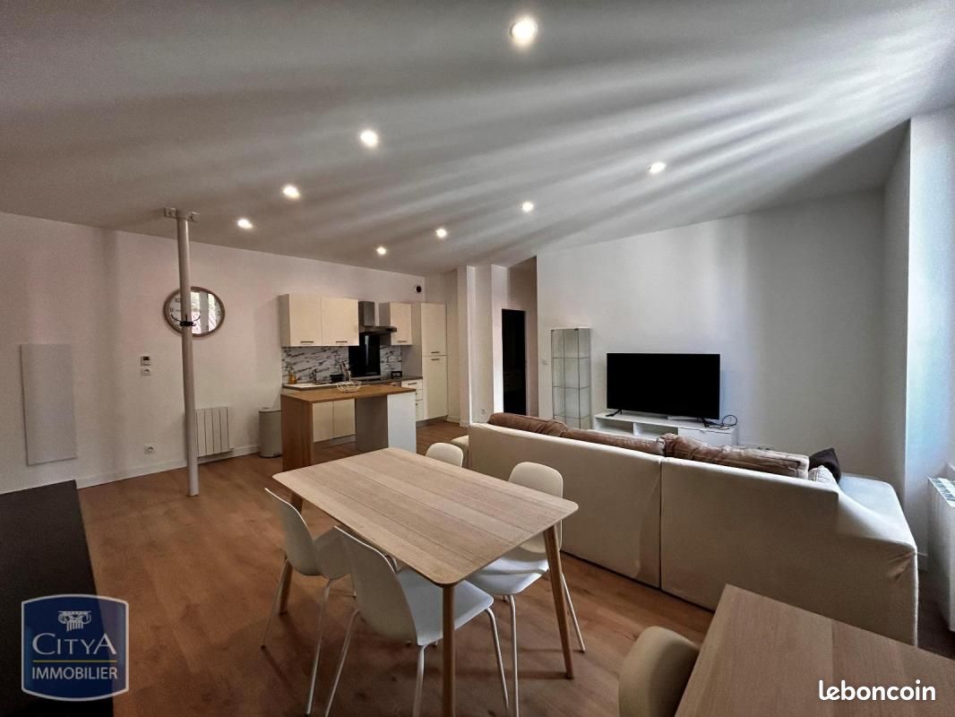 Appartement 3 pièces 70 m² · au Chambon-Feugerolles · 70 m² · 595 €/mois
