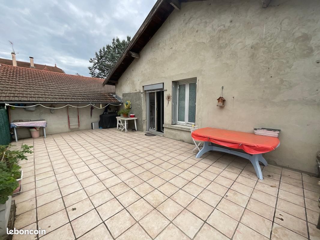 Appartement 5 pièces 181 m² · à Béligneux · 181 m² · 285 000 €