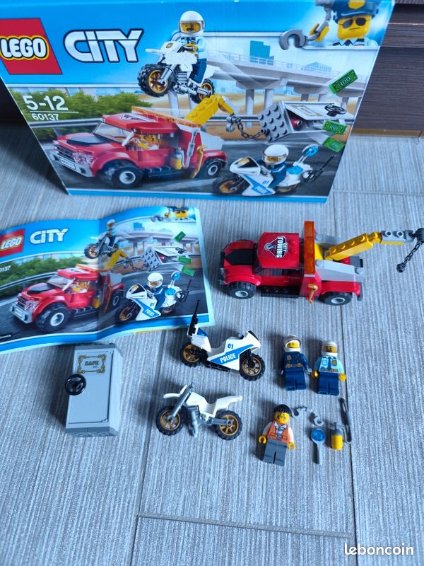 Lego 60137 La poursuite du braqueur (image 2)