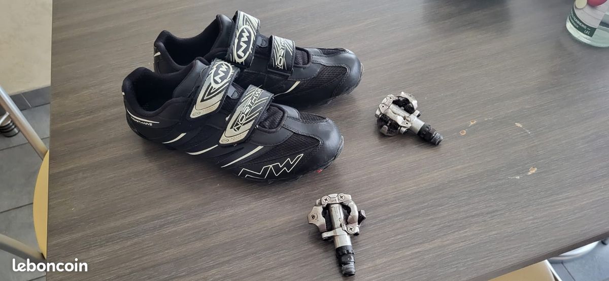 Chaussures VTT avec fixations taille 44 (image 2)