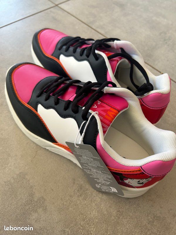 Baskets neuves Minnie Disneyland Paris pointure 40 Chaussures