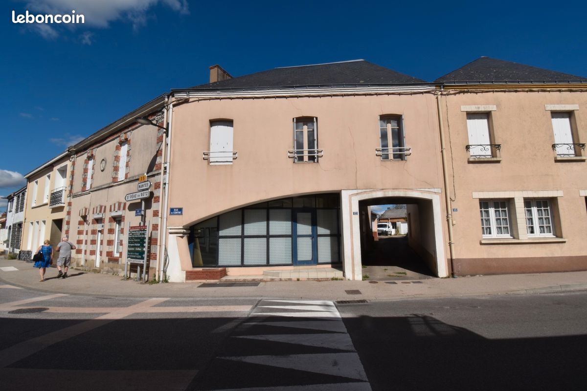 Immeuble 7 pièces 144 m² · à Chauvé · 144 m² · 294 840 €