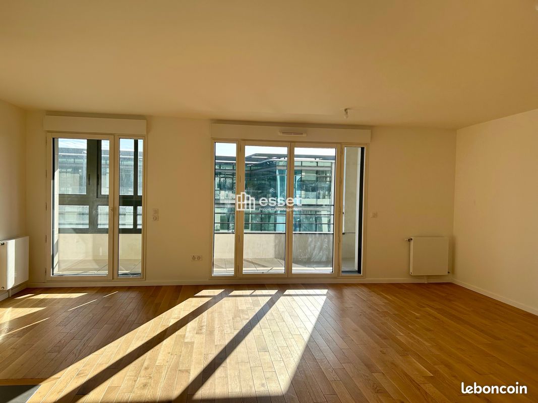 Appartement 3 pièces 77 m² · à Courbevoie · 77 m² · 1 825 €/mois