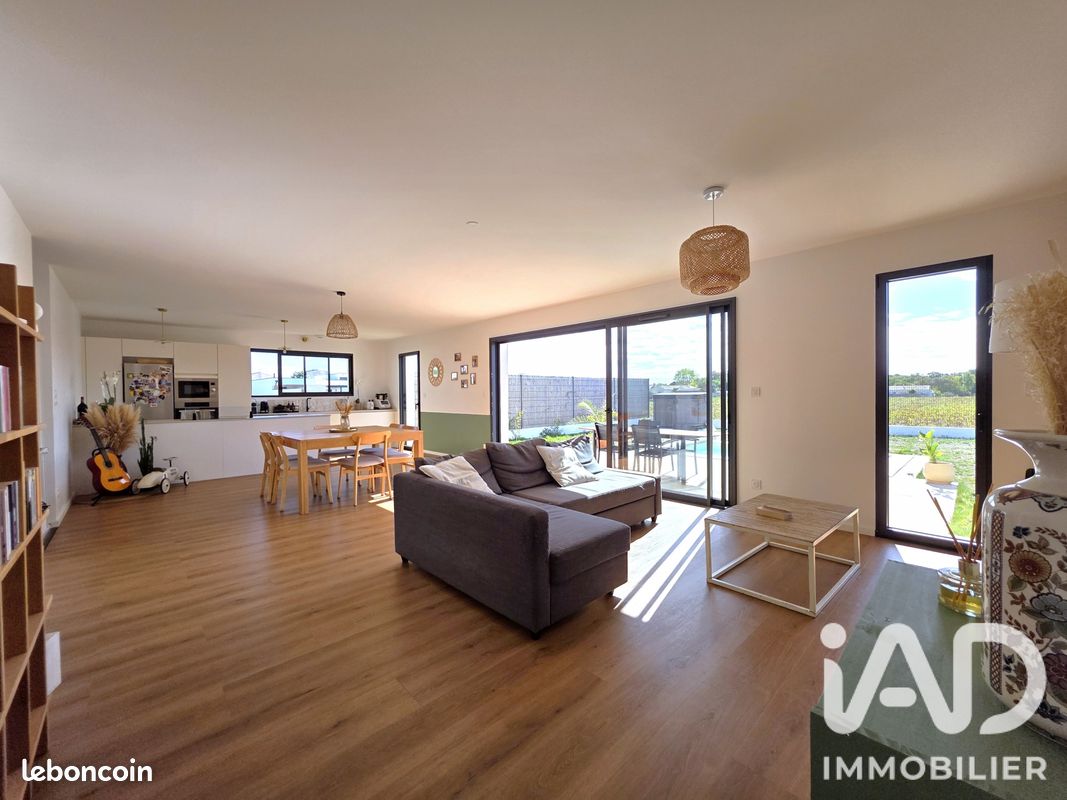 Maison 4 pièces 108 m² · à Saint-Laurent-de-la-Prée · 108 m² · 479 900 €