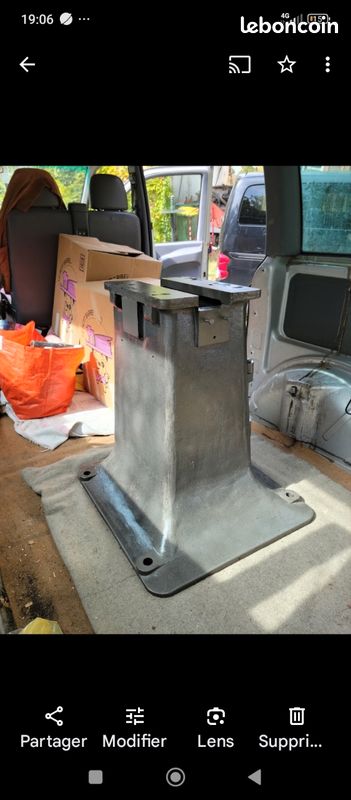 Table pied indus triel (image 1)
