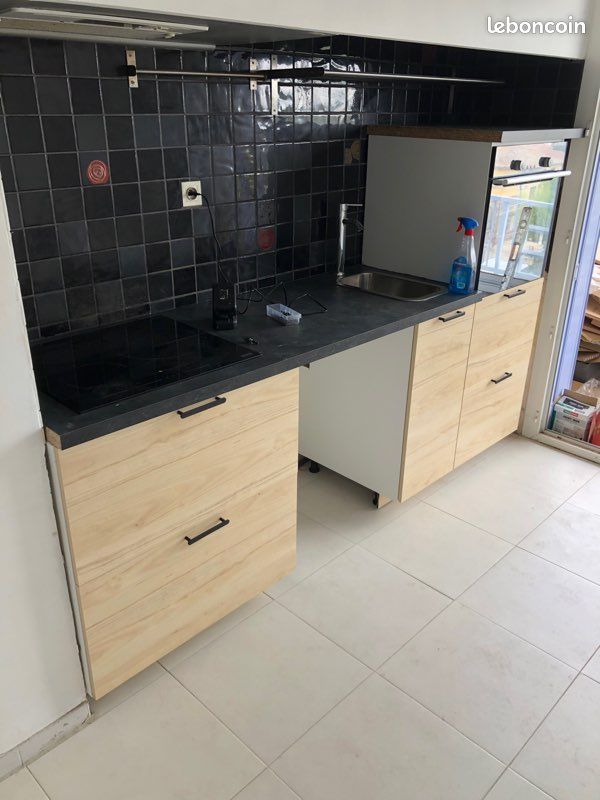 Appartement 3 pièces 74 m² · à Pont-Saint-Esprit · 74 m² · 99 000 €