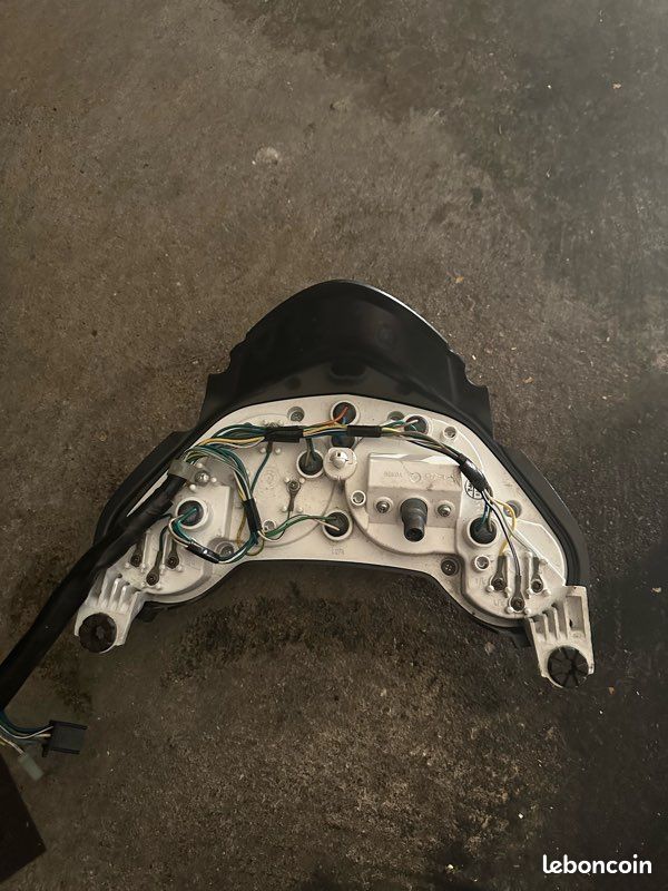 Compteur Honda 125 Cbr 2004 (image 2)
