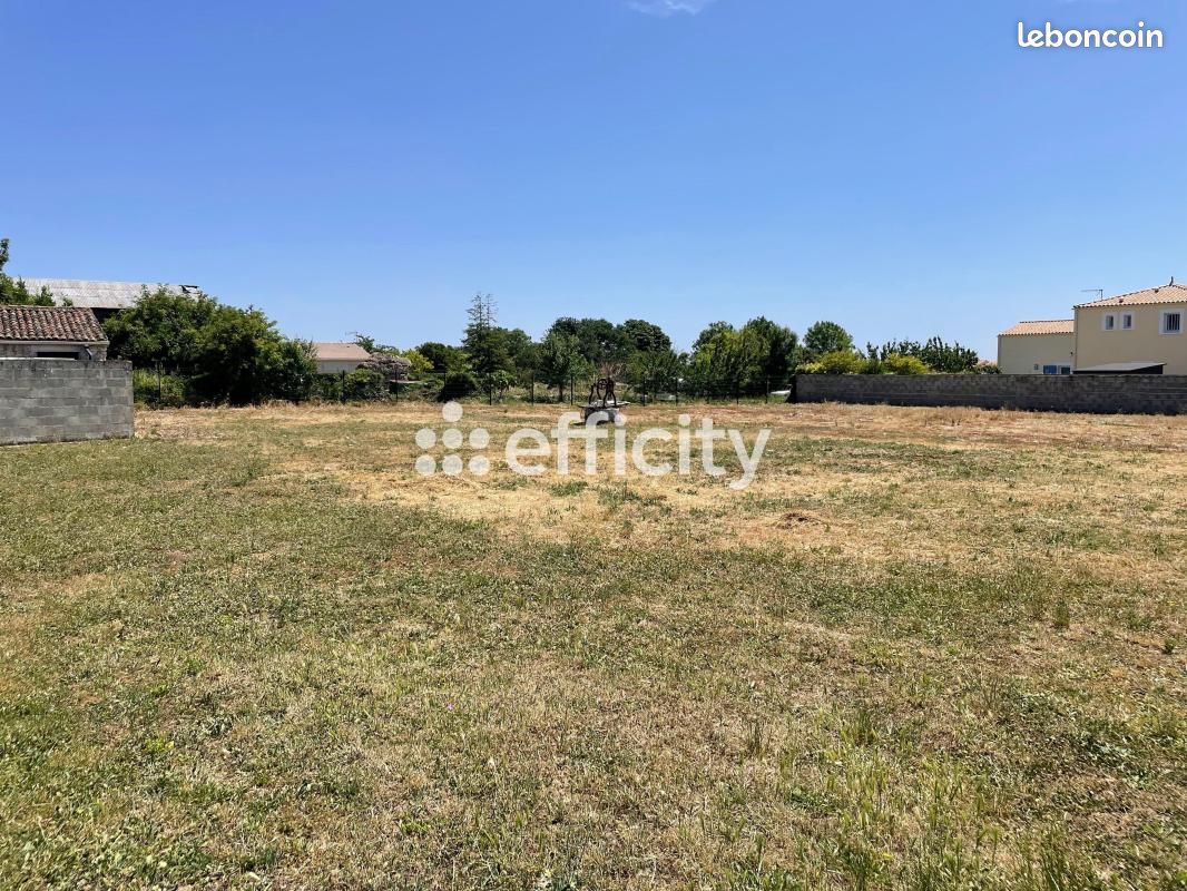 Terrain 1 780 m² Montroy · 276 000 €