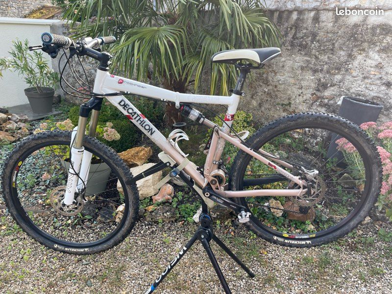 Bikes Rockrider Decathlon Decathlon Rockrider AM 100 HT Review MBR