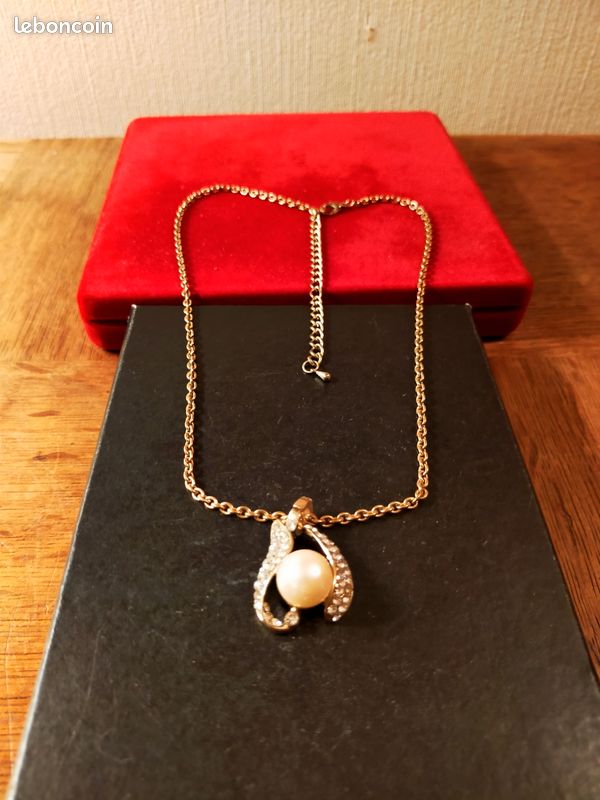 Collier vintage doré (image 1)