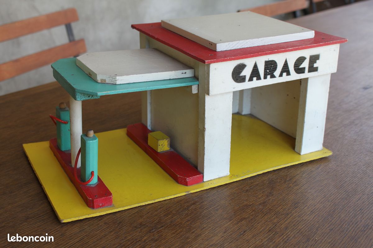 Garage en bois majolu mobiloil avec ascenceur et éclairage