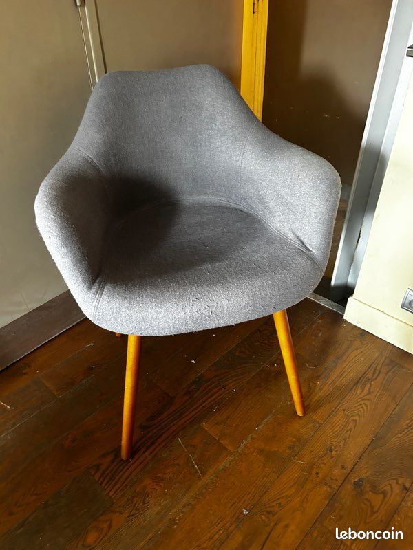 Chaise / Fauteuil pieds en bois (image 1)