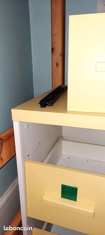 Bureau (image 2)