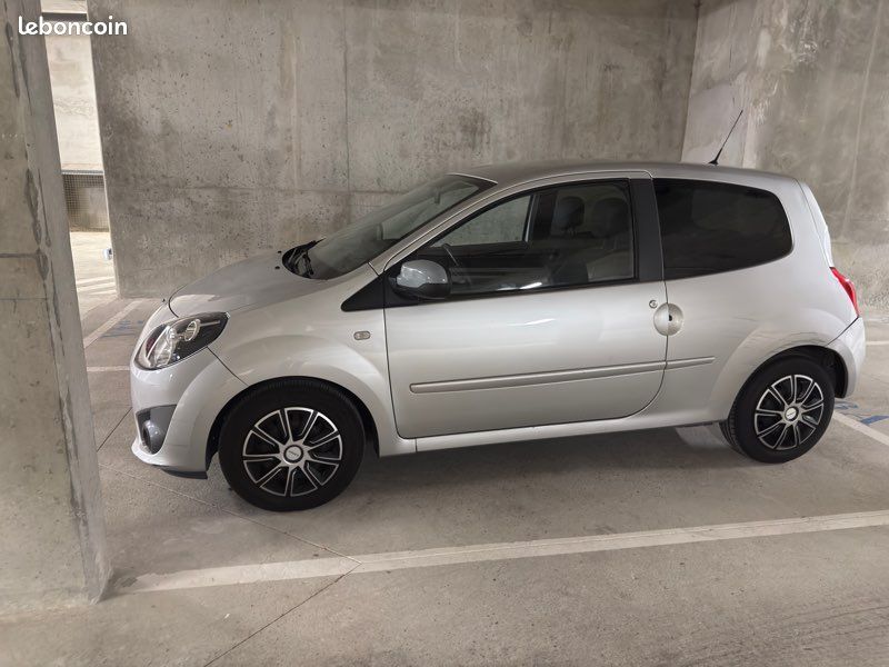 Twingo 2 Night & Day 1.2 16V 75CV Crit'Air 1 CT OK Pack Clim Régulateur de vitesse Sellerie Semi-CUIR Faible 93000 kilomètres CERTIFIÉ (image 2)