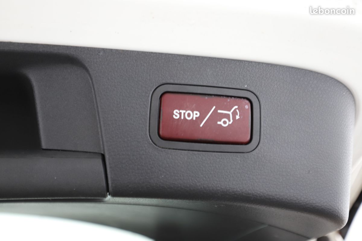 Mercedes-Benz GLA 200 d Inspiration 7G-DCT 136 ch (image 15)