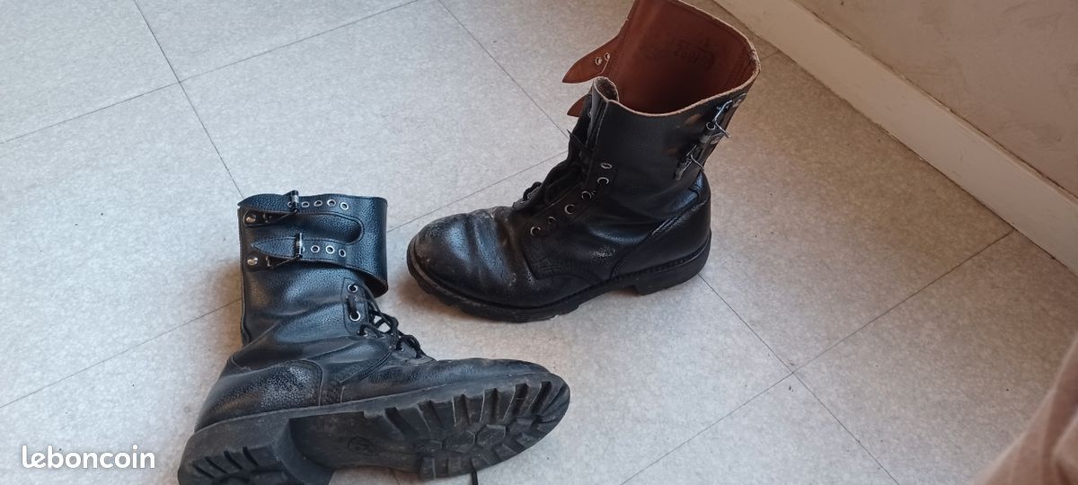 Rangers militaire armée punk vintage
État très satisfaisant.
Un coup de cirage et repartent vers de nouvelles contrées.
Prix ferme (image 2)