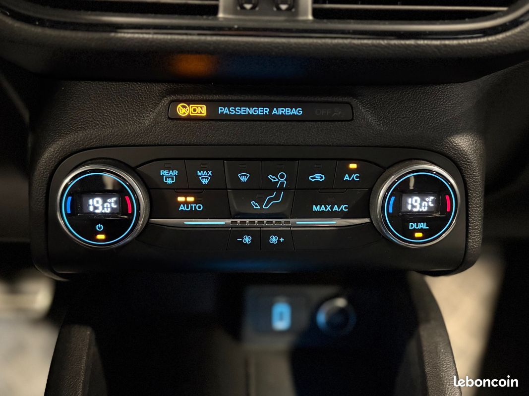 FORD FOCUS SW 2.0 EcoBlue 150 CV SS BVA8 ST Line + CARPLAY + CAMÉRA DE RECUL + RADARS AV/AR + KEYLESS GO + ATH (image 24)