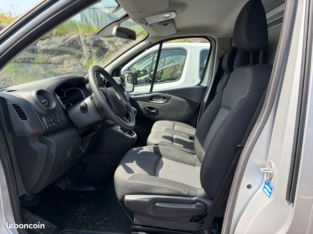 Renault trafic l2h1 gd confort 2,0 dci 170 ch edc (image 9)