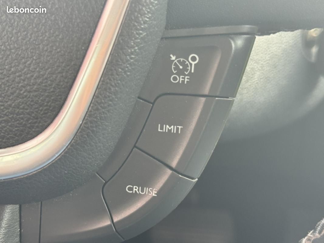 Peugeot 508 1.6 e-HDi 112ch FAP BMP6 Active (image 11)