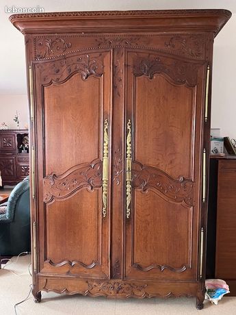 Armoire Louis XIII à pointe de diamant