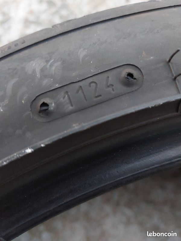 Pneu Kormoran 235/40/19 (image 3)