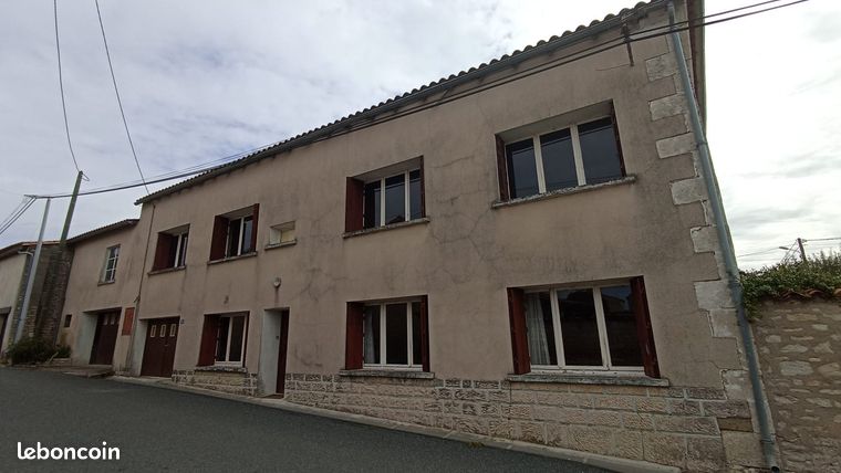 Grande Maison Familiale avec Garage et Grange